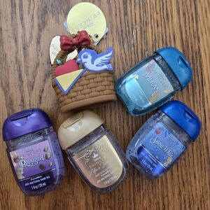 👑👗🤲NWT‼️ Bath & Body Works Disney Snow White Basket Holder with Sanitizers